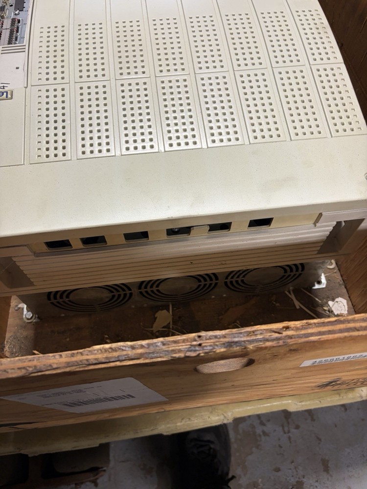 LENZE EVS9332-ES Servo driver frequency converter USED