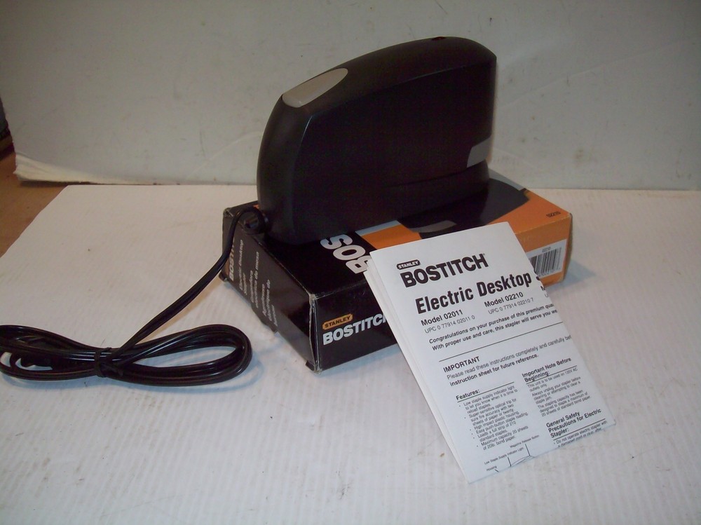 STANLEY BOSTITCH Electric Desktop Stapler Model 02210 NEVER USED EXCELLENT