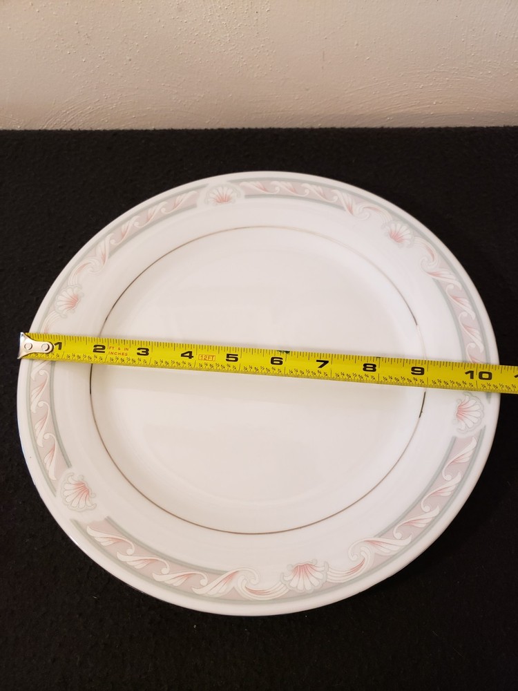 CROWN MING FINE CHINA 5PC. DINNERWARE PLACE SETTING "COQUILLE" PATTERN