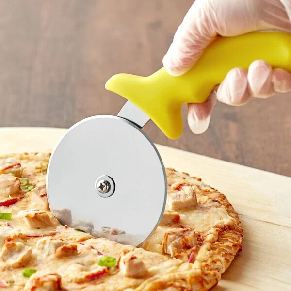 Choice 4" Pizza Cutter with Polypropylene Yellow Handle