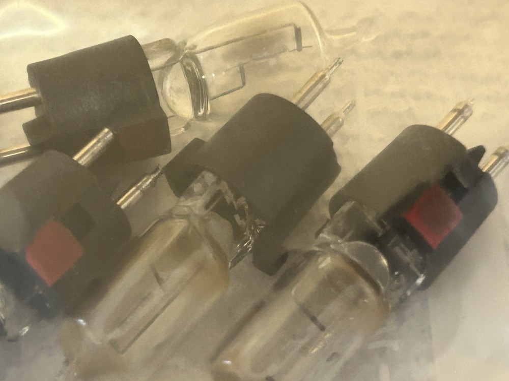 Whelen Halogen Bulbs, 6