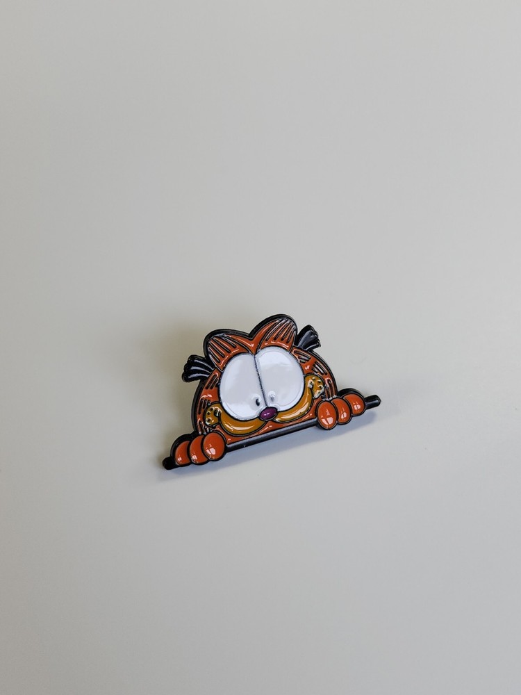 Garfield Peeking Lapel Pin Cartoon Character