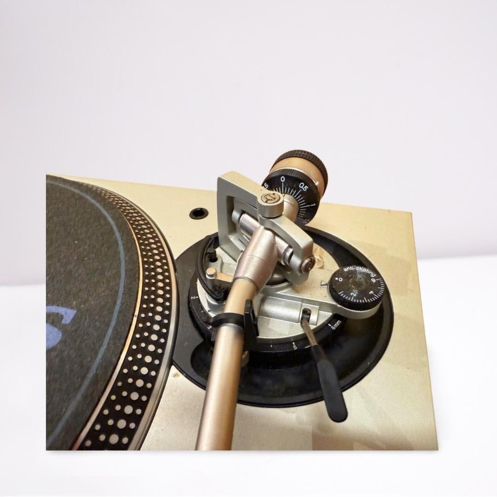 Technics SL 1200 MK6 Direct Drive Turntable System Quartz DJ Panasonic Silver