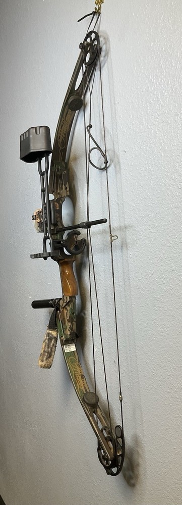 Mathews SoloCam Compound Bow LH Package Feather-Max Grip Hunting Bow