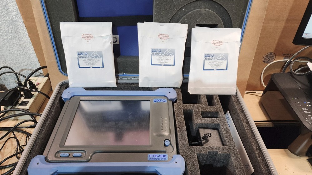 EXFO FTB300 Universal Test System with FTM-7300 And FTB-3920