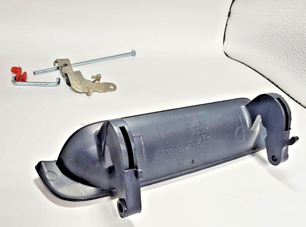 GM Genuine Parts 88980651 Doors - Liftgate Pull Handle