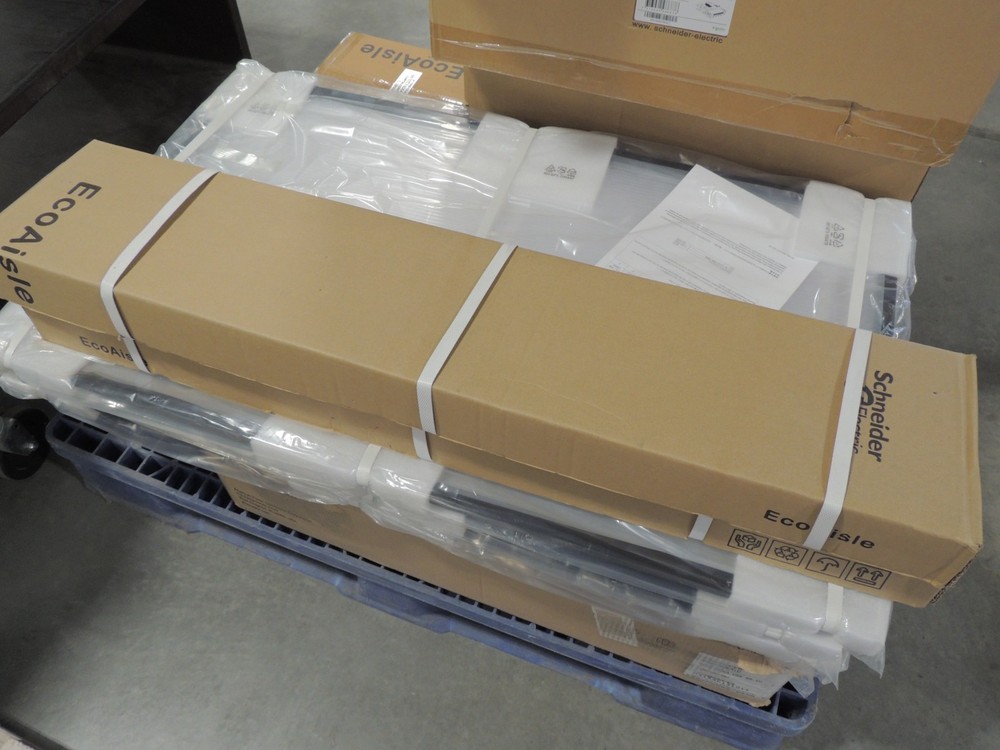 APC NetShelter Aisle Containment Ceiling Panel Wall Mount Single 1800mm ACDC2004