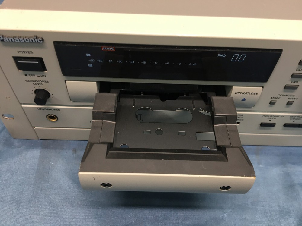 **READ**Panasonic SV-3700 DAT Digital Cassette Tape Deck W/Rack Mount 1000 Hours