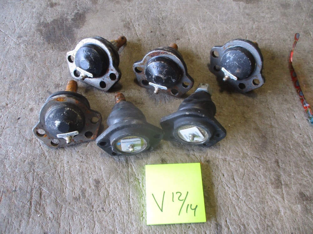 Lot of 5 NOS Moog Problem Solver Control Arm Ball Joints, 2 w/Cut Boot, HMMWV