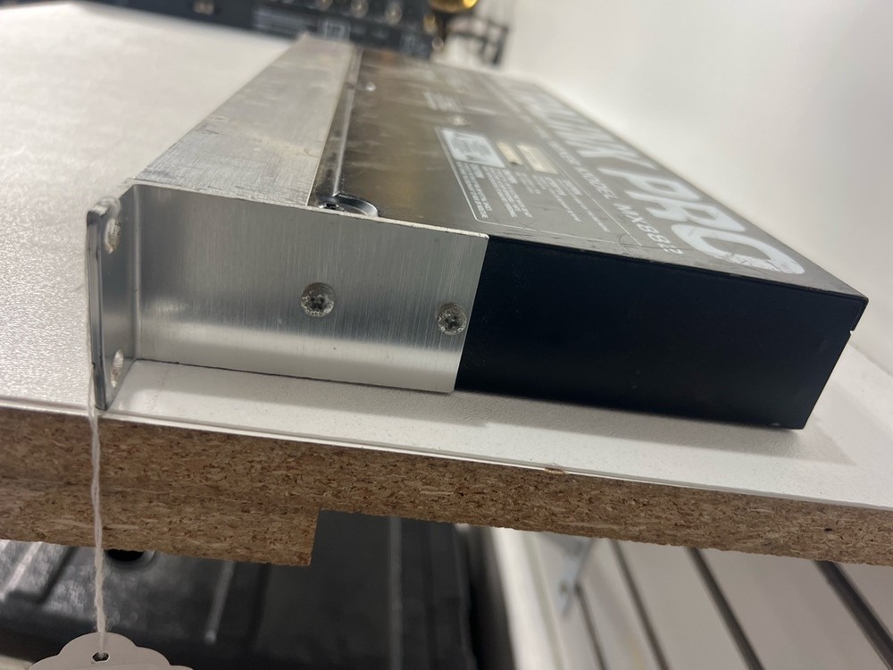 BEHRINGER MX882 (P03041668)