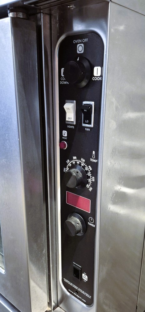 BLODGETT DFG-100 DOUBLE CONVECTION OVEN NATURAL GAS SOLID STATE - NICE!!!