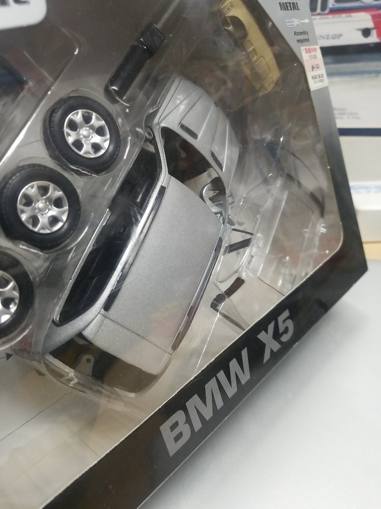 BMW x5 aut model kit 1:32 scale