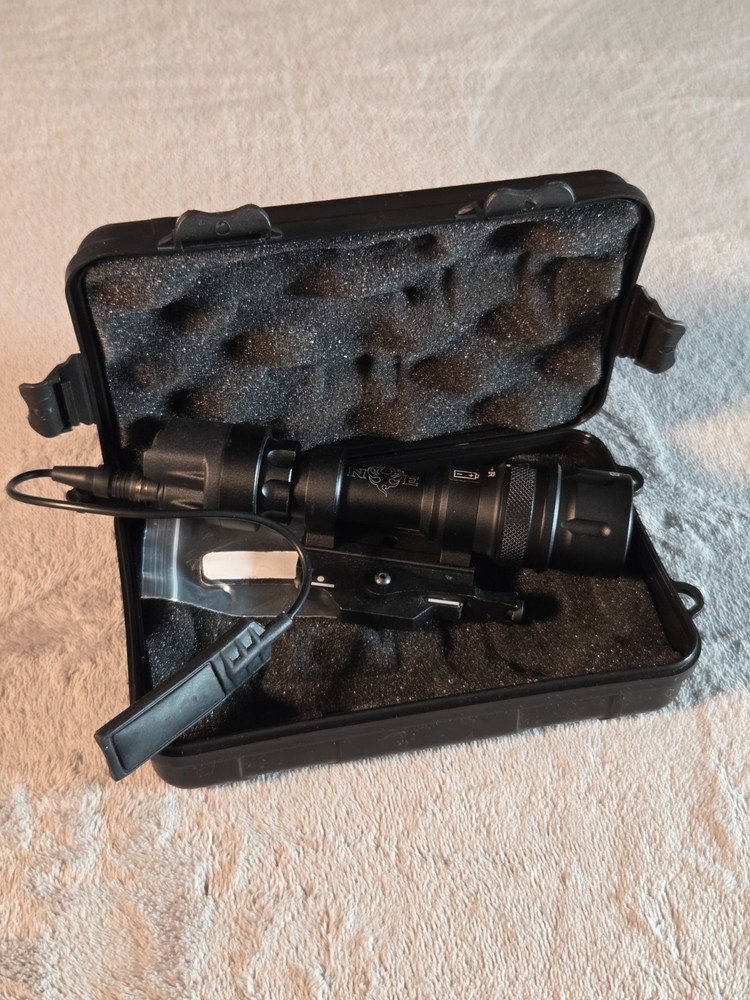 Night Evolution M952V Tactical Light Airsoft (Black) READ DESCRIPTION