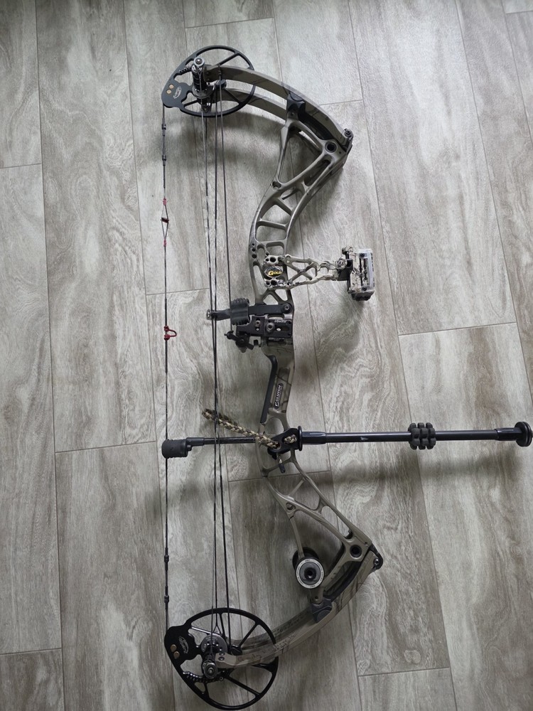 Bowtech Realm SS Right Hand 70#