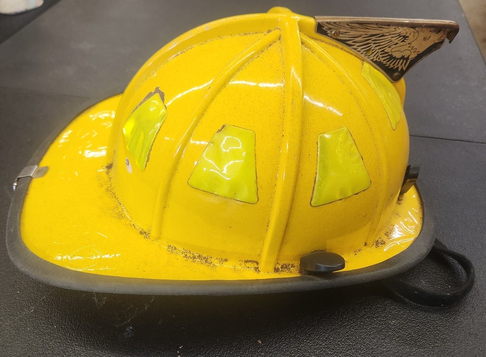 Cairns 1010 Fire Service Helmet With Eagle Front Holder