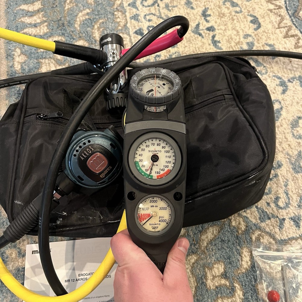 Suunto Triple Gauge Console & Mares Regulator Lot - Untested