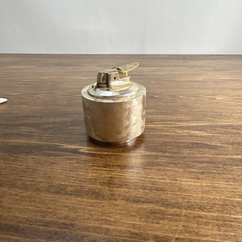 Vintage Ronson MCM Metal Table Top Lighter