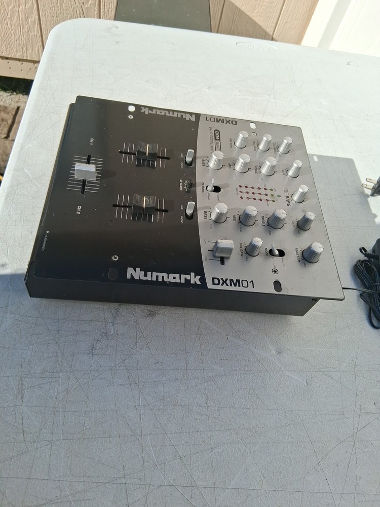 Numark Dxm01 DJ Mixer