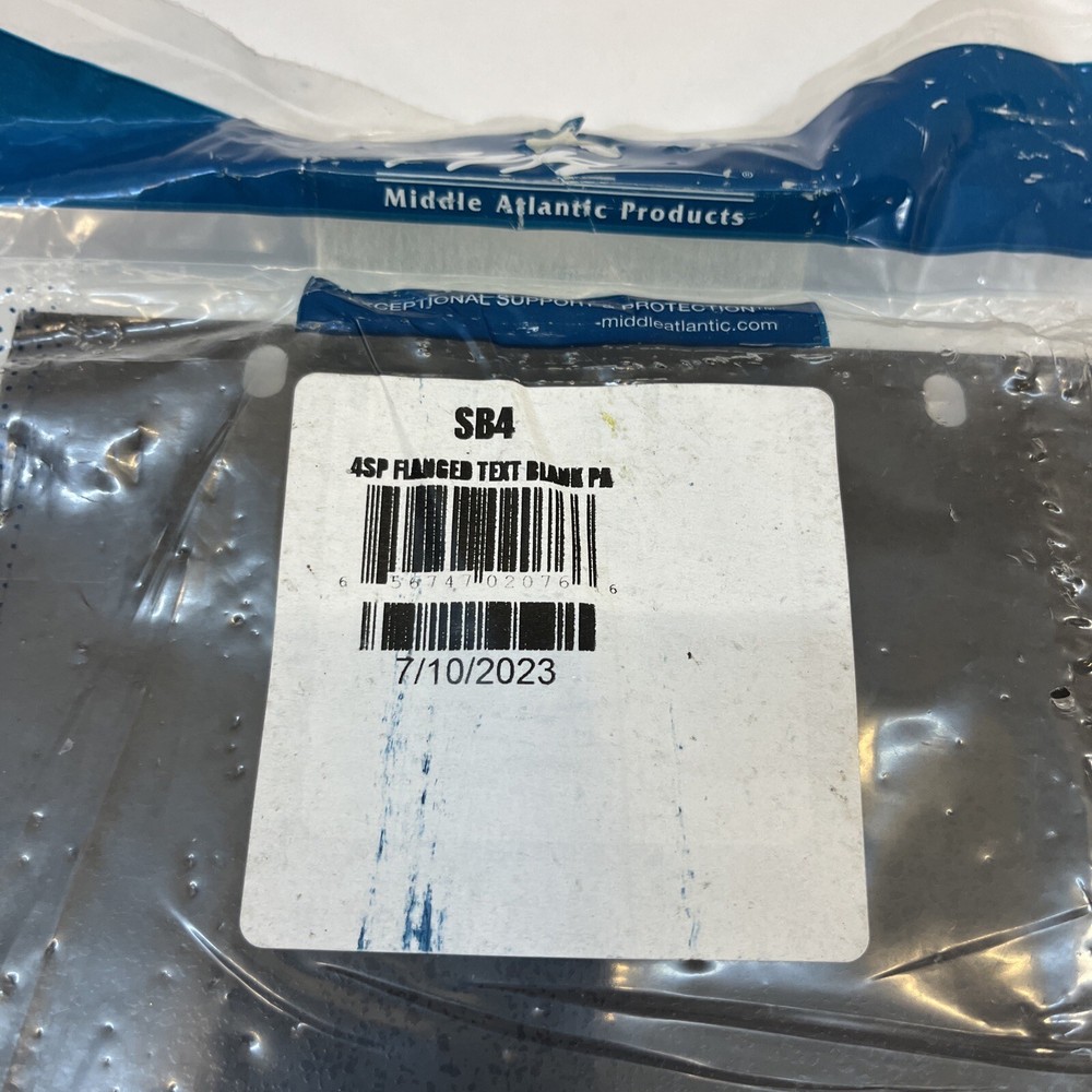 Middle Atlantic SB-4 4RU Flanged Steel Blank Rack Panel