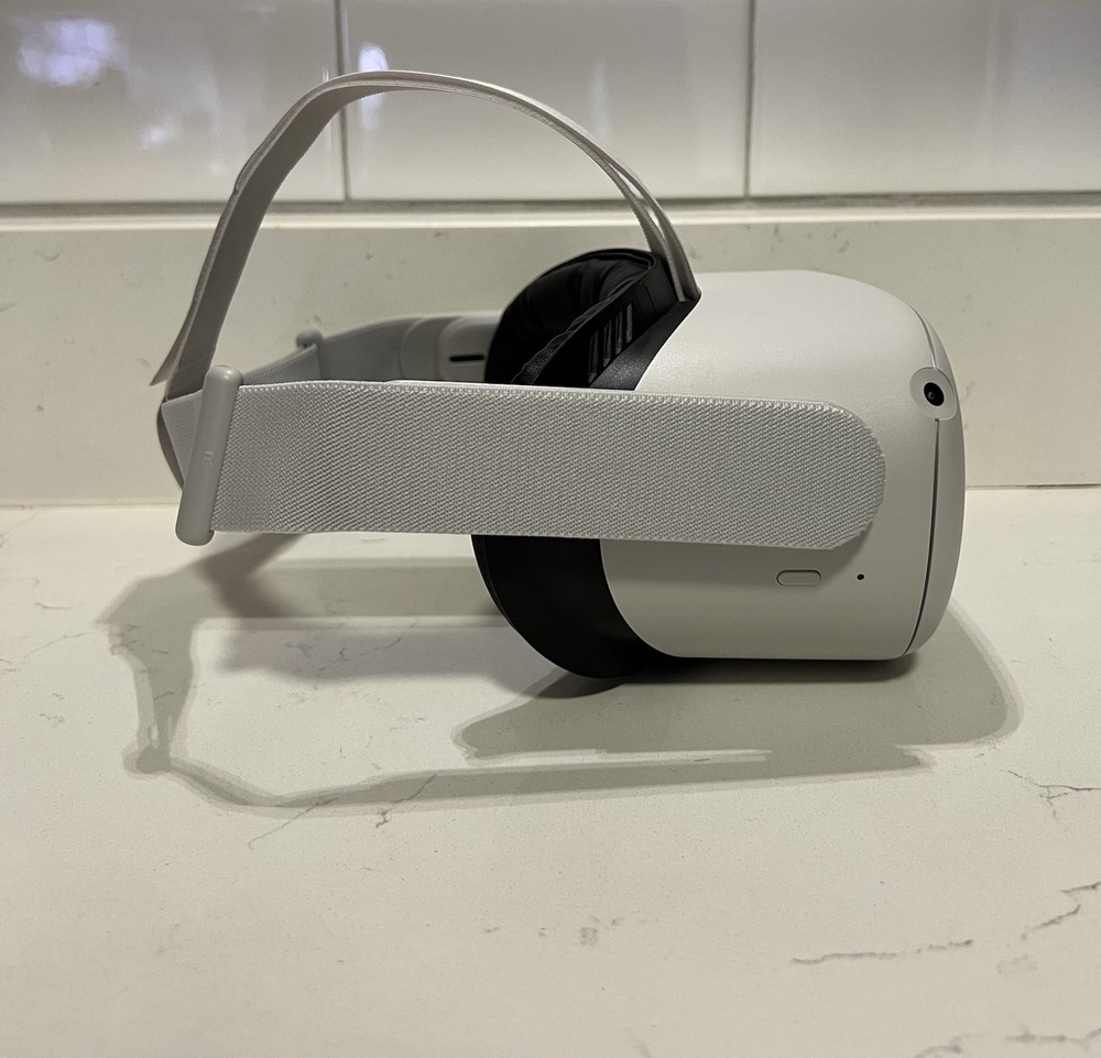 Meta Oculus Quest 2 - 64GB VR Headset