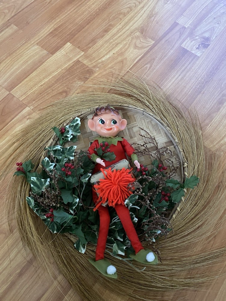 Cupid Rubber Face Elf Wreath