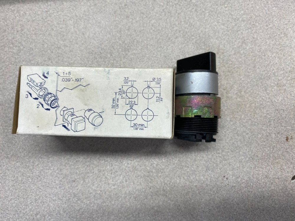 G.E 080SMUN 3 Position Knob Selector NEW