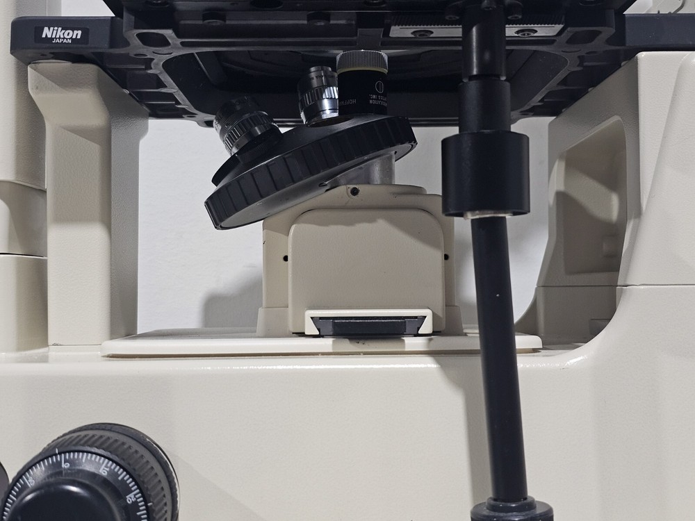 Nikon Diaphot 300 Inverted Hoffman Modulation Contrast Microscope
