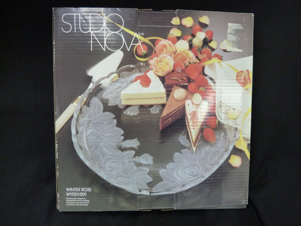STUDIO NOVA WINTER ROSE PATTERN ROUND CRYSTAL PLATTER 14" DIAMETER NIOB