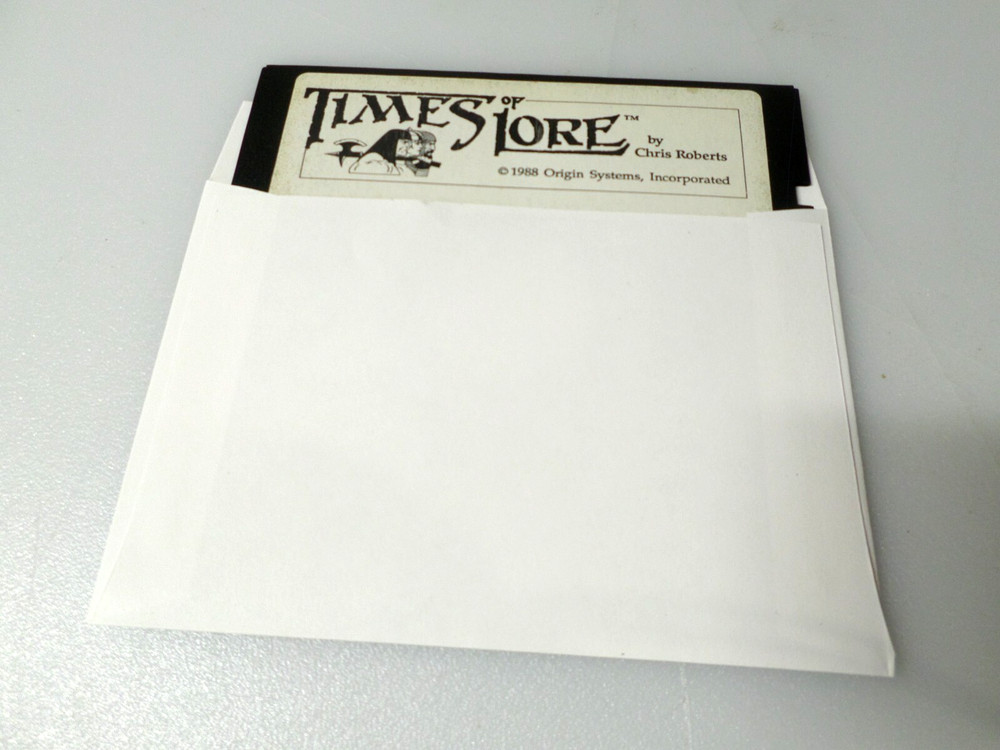 5.25" Floppy - COMMODORE 64 - TIMES OF LORE - (1988)