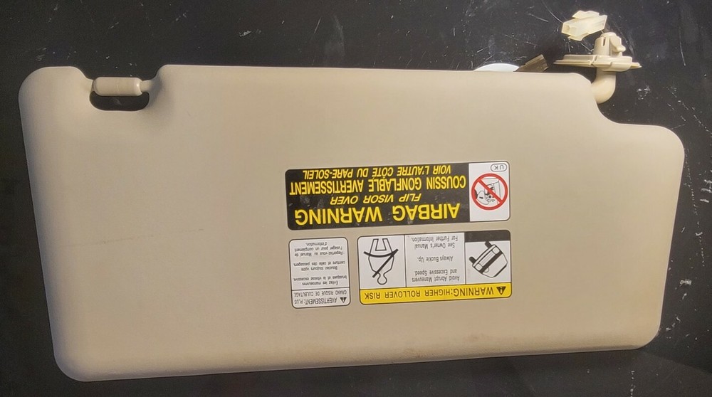 2008-2013 Nissan Rogue Sun Visor driver side (tan - lighted)