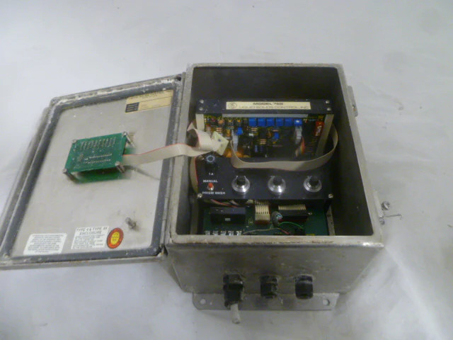 LIQUID SOLID CONTROL 725N-Used