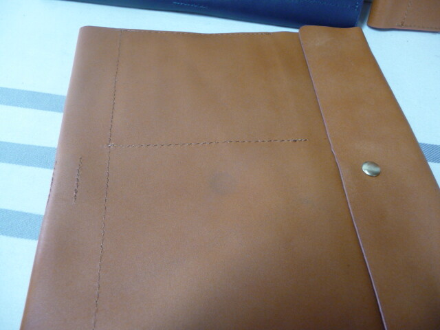 mark and Graham Leather Tech Envelope Tan Travel Brown Camel Small