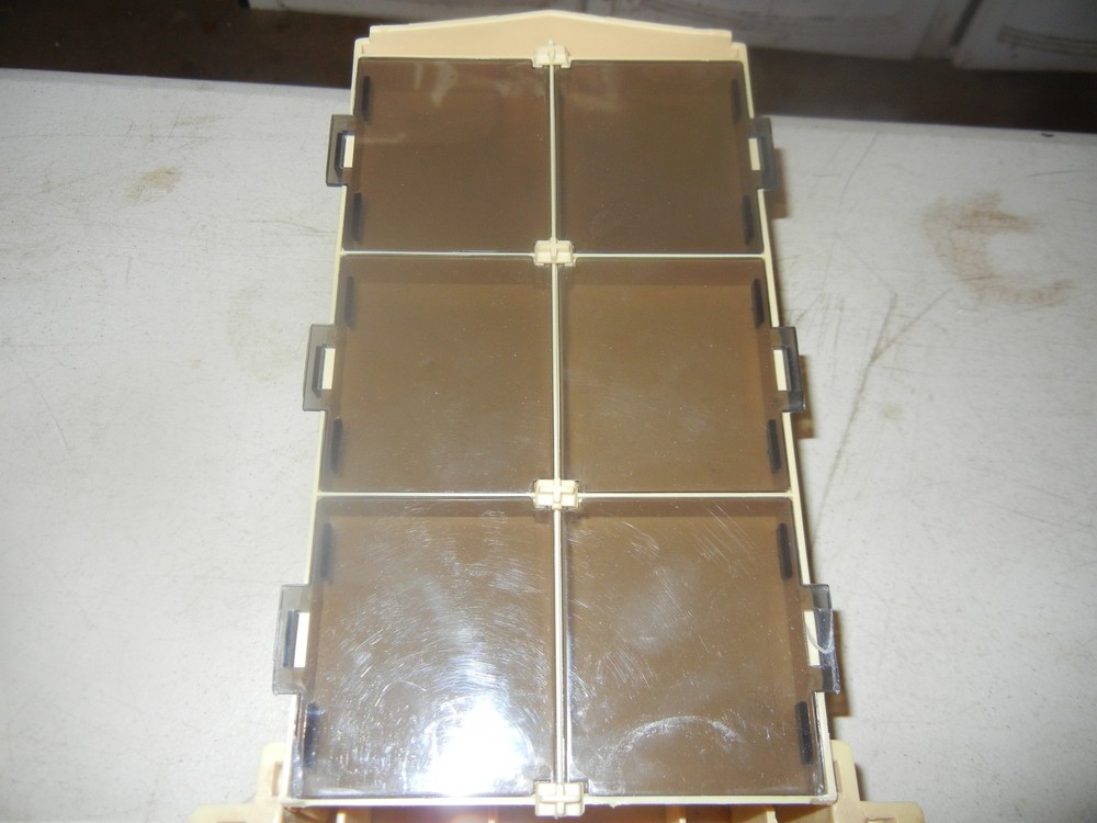 Vintage Folding Sewing Box Caddy - Lightweight - Holds 50 Spools
