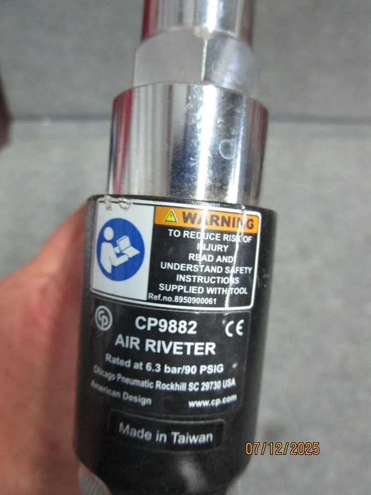 CP Chicago Pneumatic Air Riveter CP9882