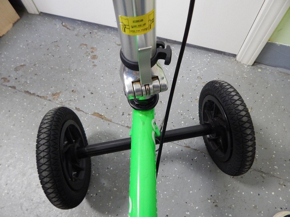 KneeRover GO Scooter Foldable Knee Walker