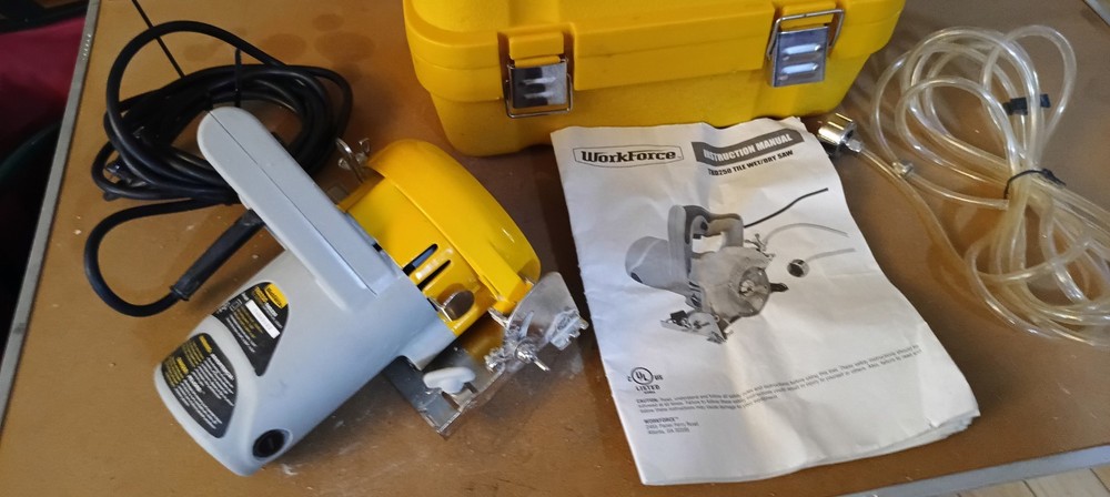 WorkForce THD550 7" Handheld Wet Tile Saw with Case & Manual