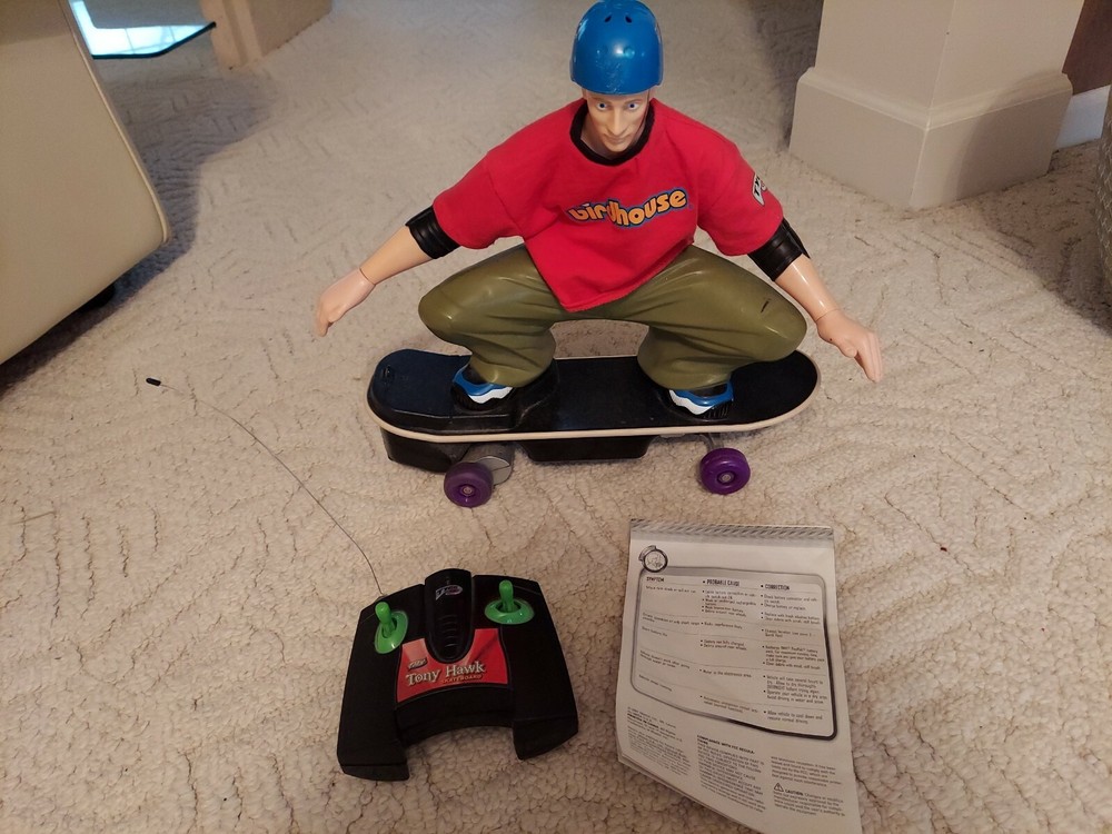 TONY HAWK TYCO BIRDHOUSE SCATEBOARD W/REMOTE CONTROL