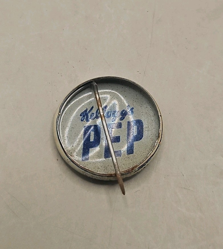 1940's SUPERMAN Pinback Button Kellogg's PEP Copyright D.C. Inc. DENTED