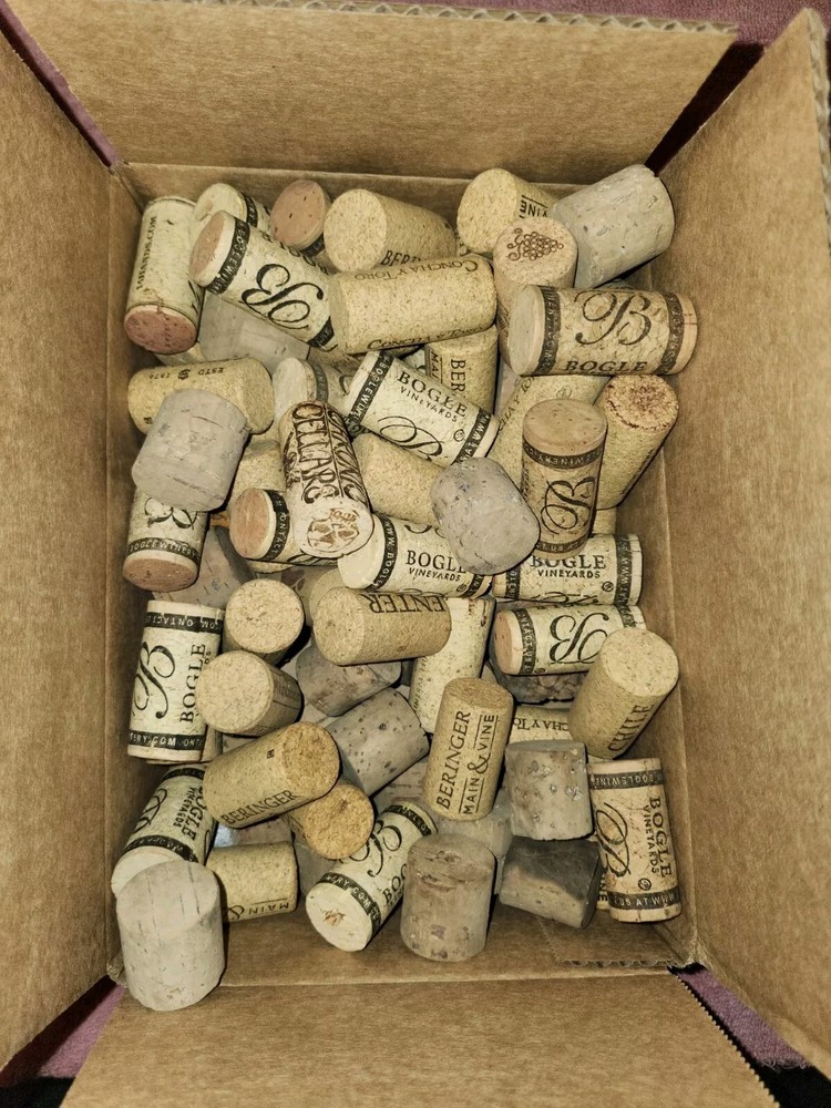 (F7) --- Lot 180 Used Wine Corks