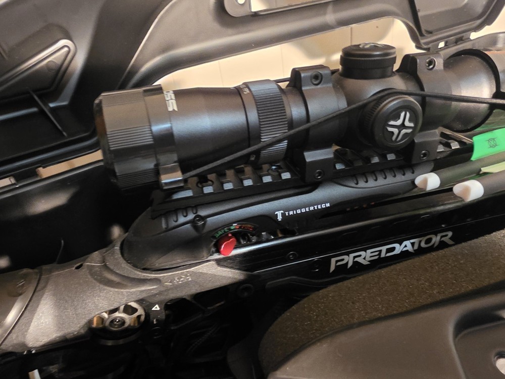 Barnett Predator Compound Crossbow Black with Scope, Arrows & Hard Case