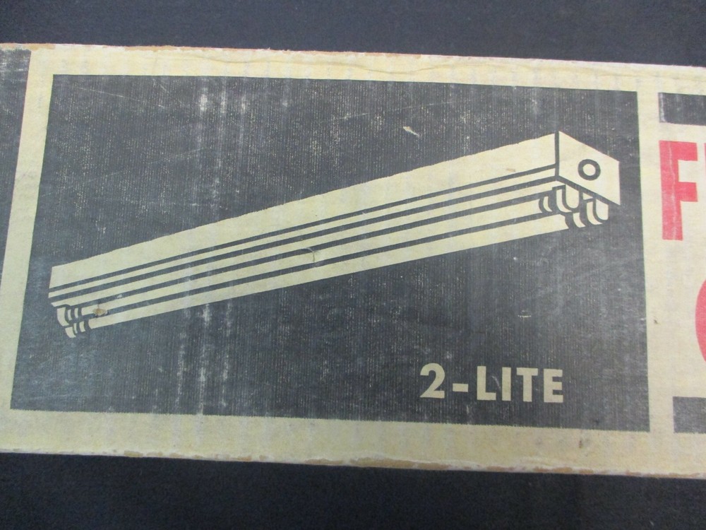 (3) SIM/ KAR New Channelite Flourescent LIGHT _ NO BULB