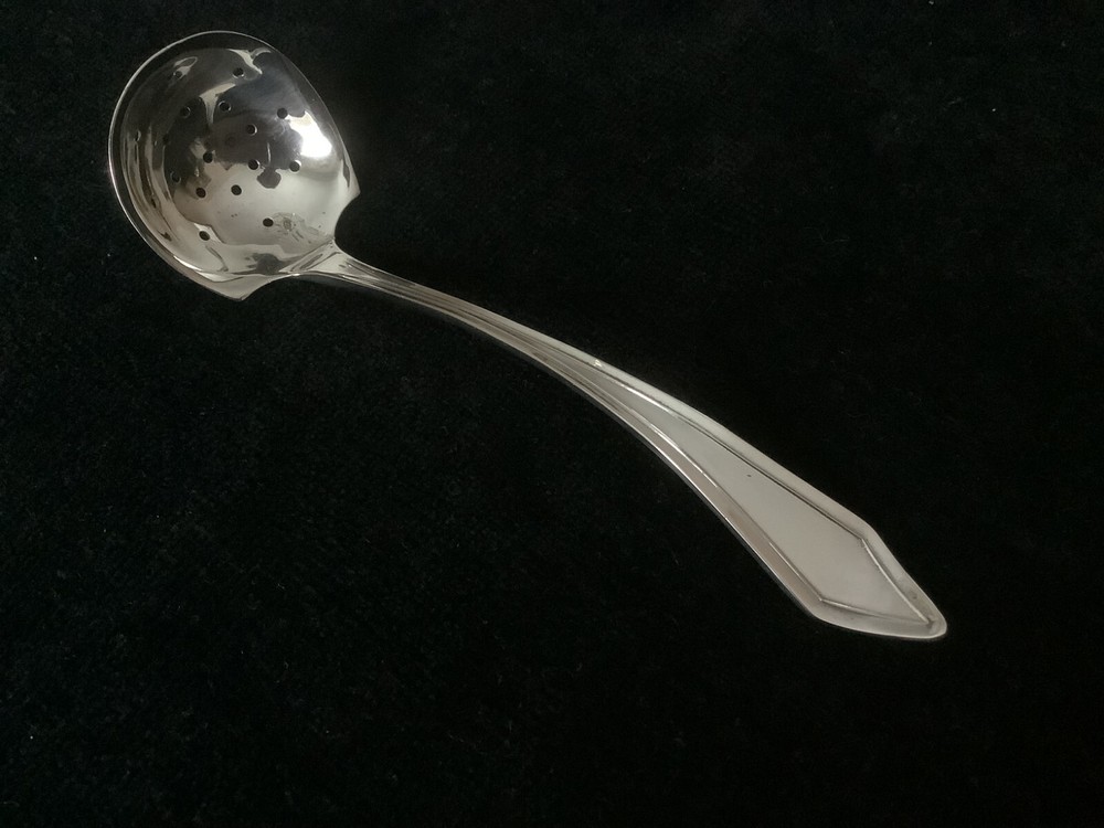 Manchester Silver Co. DIXIE pierced ladle