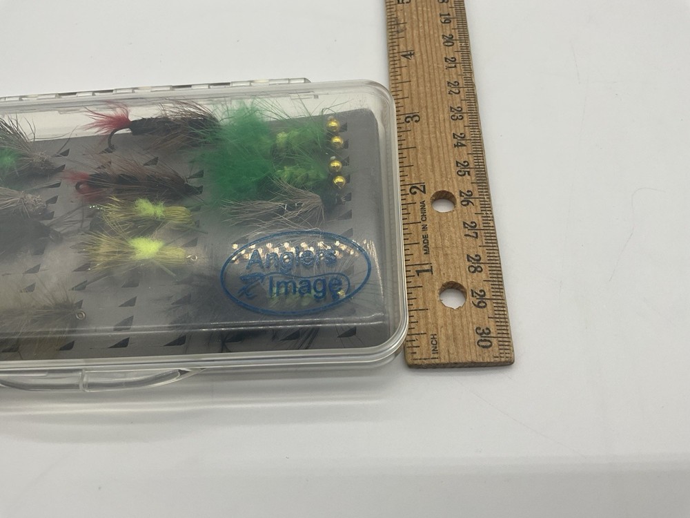 Anglers Image Plastic Fly Box 77 Fly Capacity, Includes 13 Flies Vintage