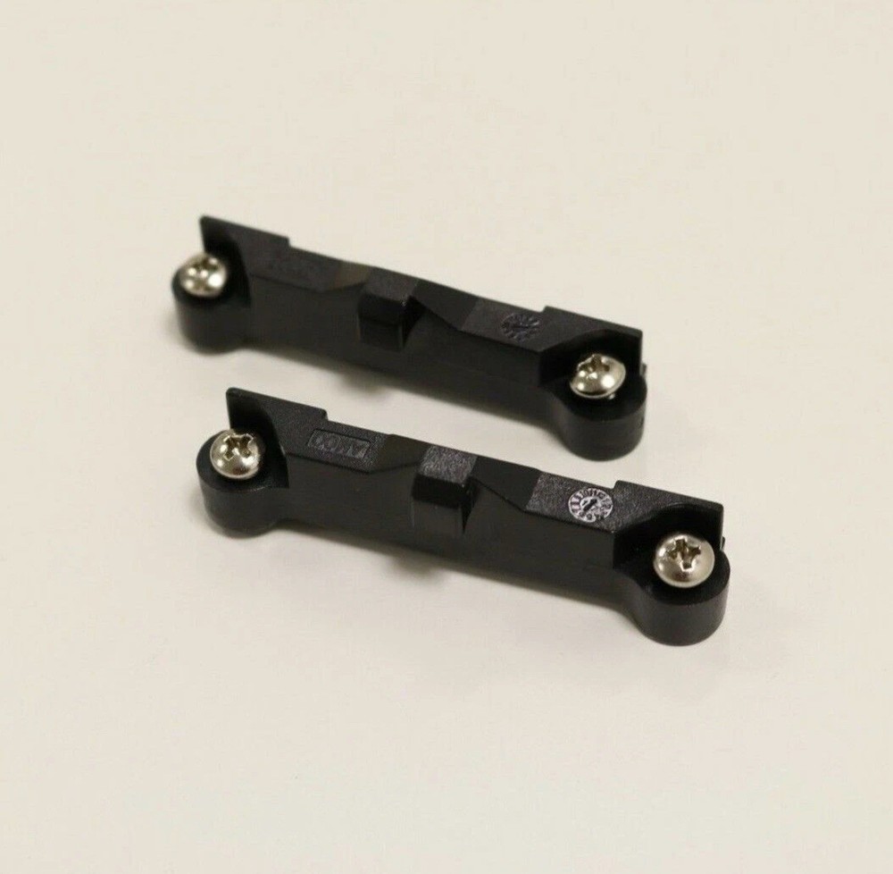 AMD AM4 mounting brackets and screws