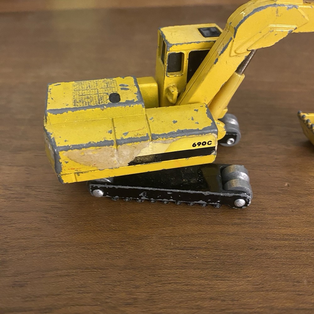 Vintage Ertl John Deere 690C Excavator
