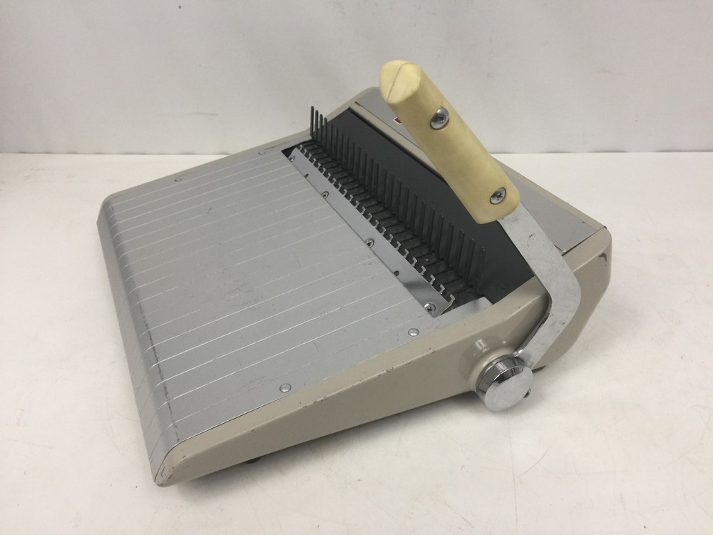 SPEED-O-PRINT PLASTIC BOOK BINDER MODEL 1