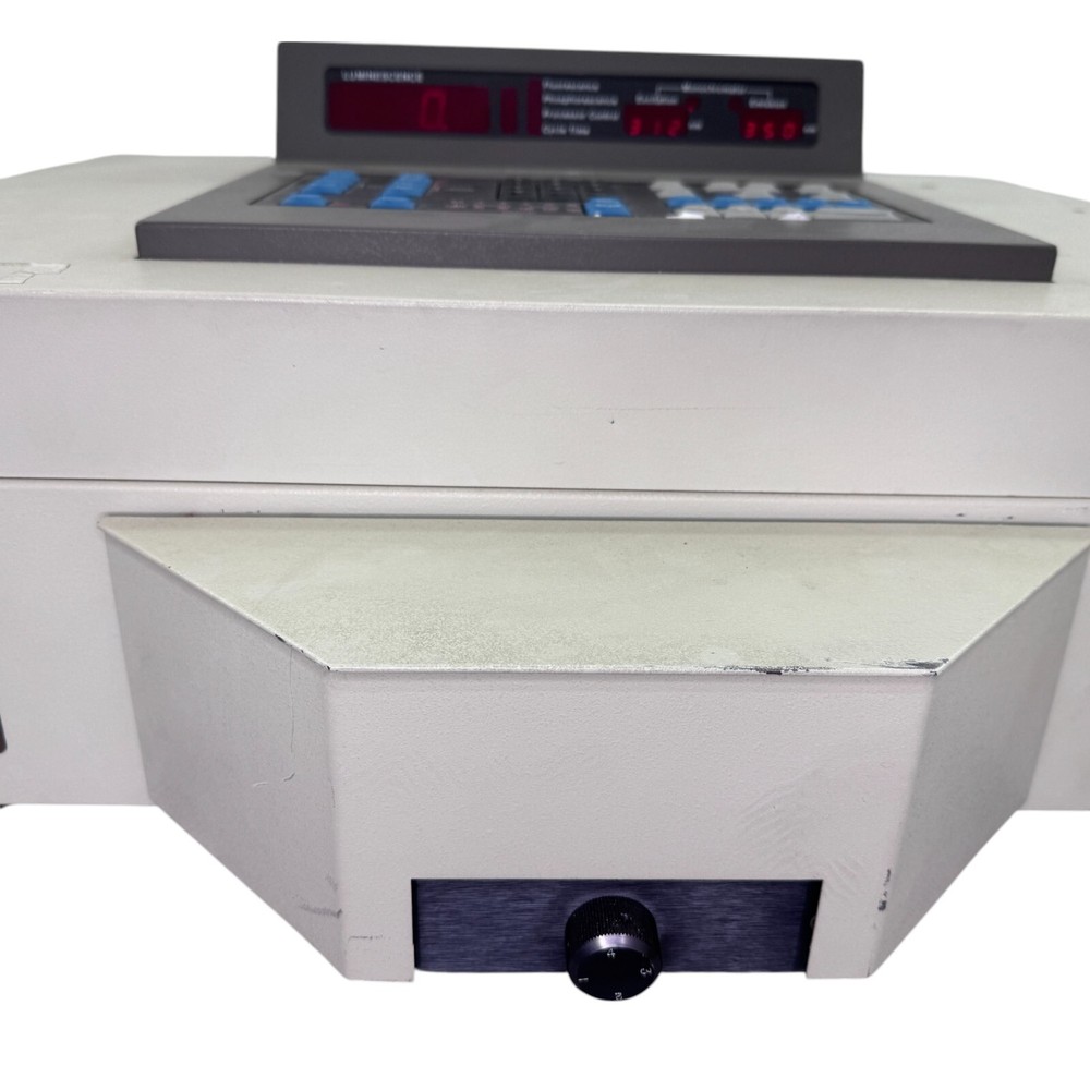 Perkin-Elmer LS-5 Fluorescence Spectrophotometer Model C6530000 – Powers On