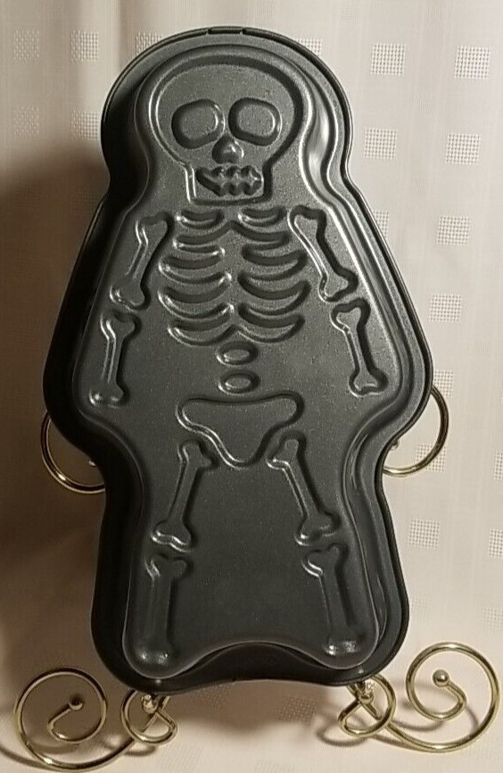 WIlton Full body Skeleton Cake pan - 12x7 - Preowned