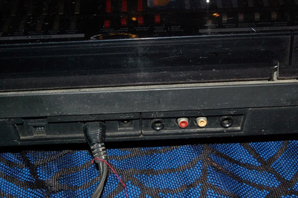 Lowrey Micro Genie V-120/ V120 String Synthesizer Keyboard Analog Drum Machine