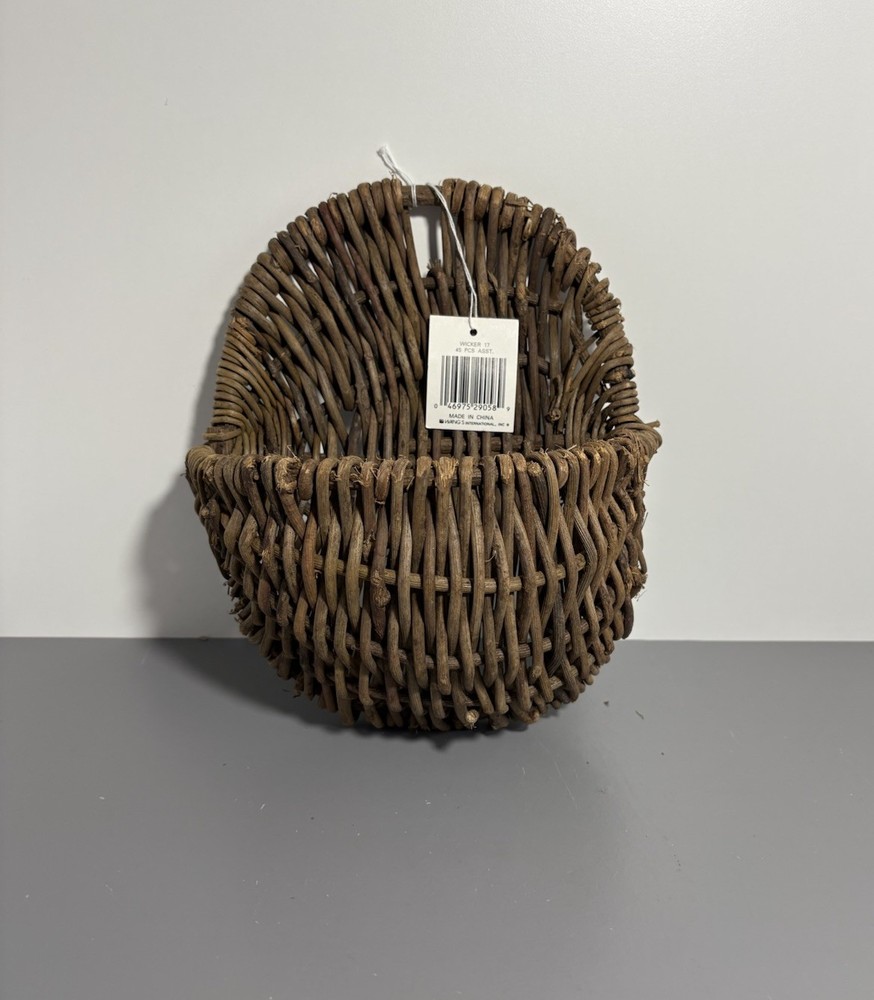 Woven Wicker Flat Back Hanging Basket Wall Pocket